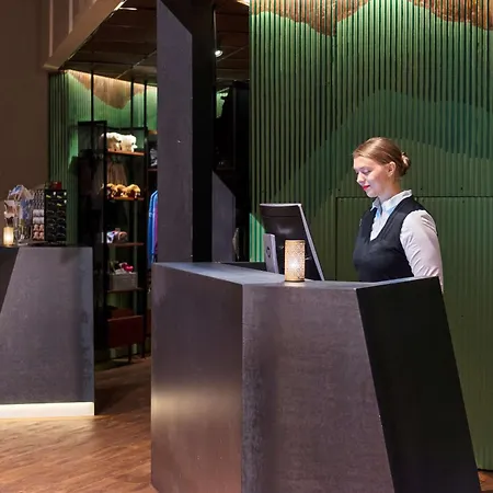 Radisson Blu Polar Hotel, Spitsbergen 4* Лонгйир