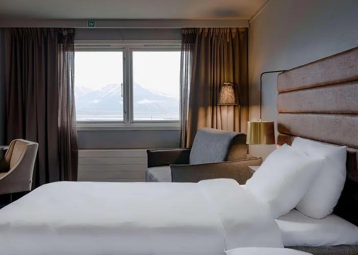Radisson Blu Polar Hotel, Spitsbergen 4* Лонгйир