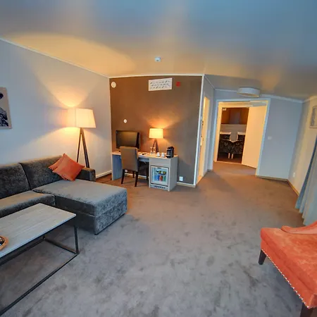 Radisson Blu Polar Hotel, Spitsbergen 4* לונגיירביין