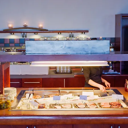 Radisson Blu Polar Hotel, Spitsbergen 4* לונגיירביין