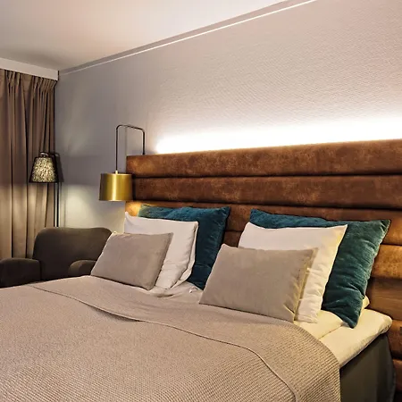 Radisson Blu Polar Hotel, Spitsbergen מלון 4*